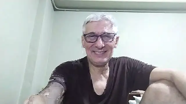 Snapshot of BIGUNCUTHARDCOCK chatting on December 1, 2025, 2:18 pm BIGUNCUTHARDCOCK online show from December 1, 2025, 2:18 pm