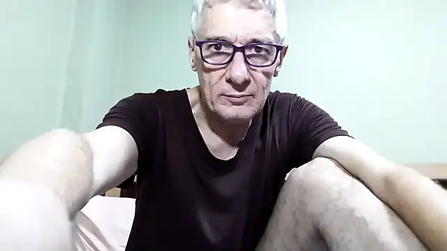 Snapshot of BIGUNCUTHARDCOCK chatting on October 25, 2025, 12:21 am BIGUNCUTHARDCOCK online show from October 25, 2025, 12:21 am