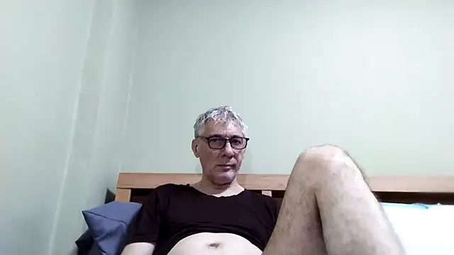 Snapshot of BIGUNCUTHARDCOCK chatting on November 12, 2025, 2:21 pm BIGUNCUTHARDCOCK online show from November 12, 2025, 2:21 pm