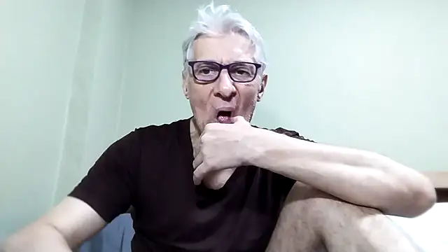 Snapshot of BIGUNCUTHARDCOCK chatting on November 19, 2025, 11:54 am BIGUNCUTHARDCOCK online show from November 19, 2025, 11:54 am