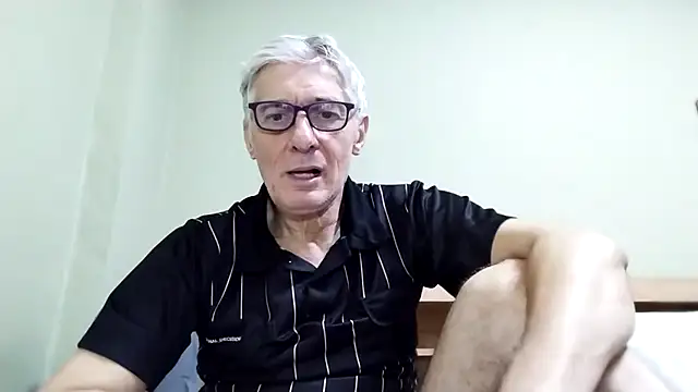 Snapshot of BIGUNCUTHARDCOCK chatting on December 1, 2025, 2:12 am BIGUNCUTHARDCOCK online show from December 1, 2025, 2:12 am