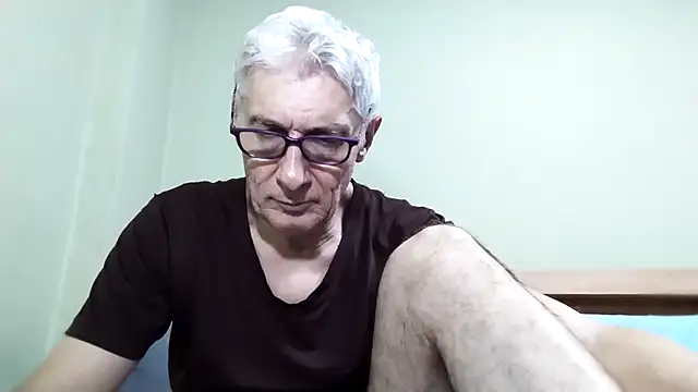 Snapshot of BIGUNCUTHARDCOCK chatting on November 6, 2025, 5:00 am BIGUNCUTHARDCOCK online show from November 6, 2025, 5:00 am