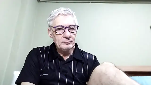 Snapshot of BIGUNCUTHARDCOCK chatting on November 20, 2025, 12:00 am BIGUNCUTHARDCOCK online show from November 20, 2025, 12:00 am