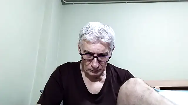 Snapshot of BIGUNCUTHARDCOCK chatting on November 8, 2025, 1:25 pm BIGUNCUTHARDCOCK online show from November 8, 2025, 1:25 pm