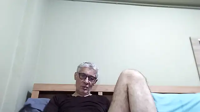 Snapshot of BIGUNCUTHARDCOCK chatting on November 11, 2025, 5:02 am BIGUNCUTHARDCOCK online show from November 11, 2025, 5:02 am