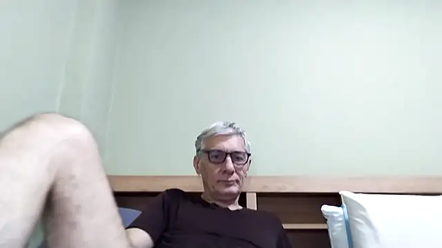 Snapshot of BIGUNCUTHARDCOCK chatting on November 29, 2025, 1:50 am BIGUNCUTHARDCOCK online show from November 29, 2025, 1:50 am