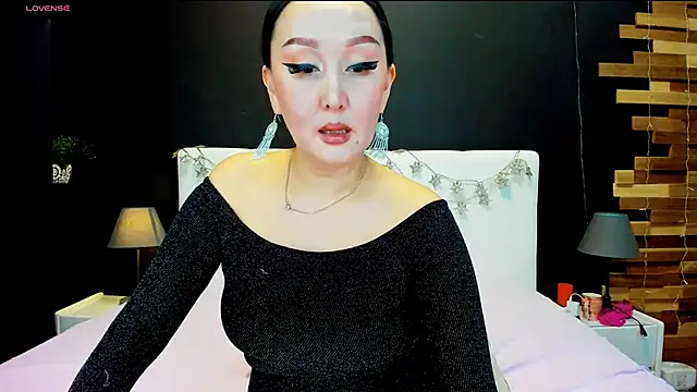 Snapshot of Julianna_Jami chatting on February 4, 2025, 11:38 am Julianna Jami online show from February 4, 2025, 11:38 am