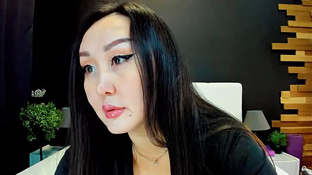 Snapshot of Julianna_Jami chatting on October 19, 2025, 2:31 pm Julianna Jami online show from October 19, 2025, 2:31 pm