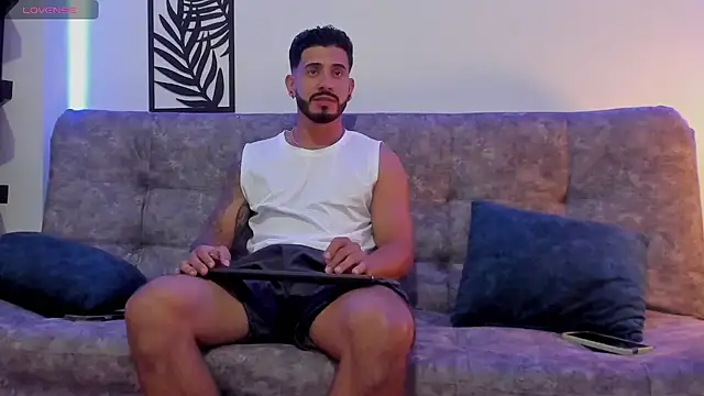 Snapshot of Bruno_Mattos chatting on January 21, 2025, 12:57 am Bruno Mattos online show from January 21, 2025, 12:57 am