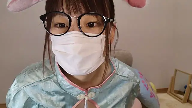 Snapshot of hi---chan- chatting on January 29, 2025, 3:37 pm hi---chan- online show from January 29, 2025, 3:37 pm