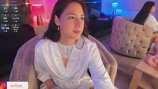 Snapshot of EmilyAllen_ chatting on March 2, 2025, 6:05 am EmilyAllen online show from March 2, 2025, 6:05 am