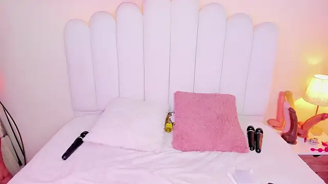 Cristal horny69 online show from April 21, 2026, 10:00 am