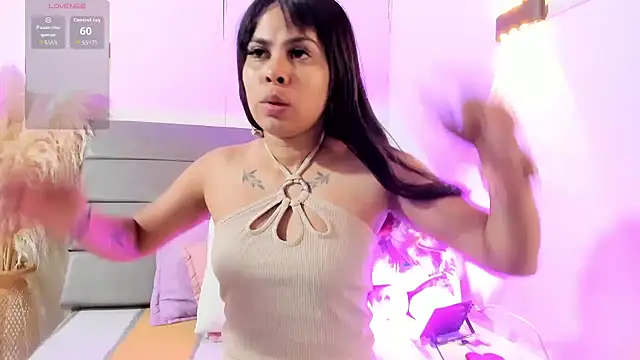 Julieta Coopeer  online show from April 20, 2026, 10:40 am