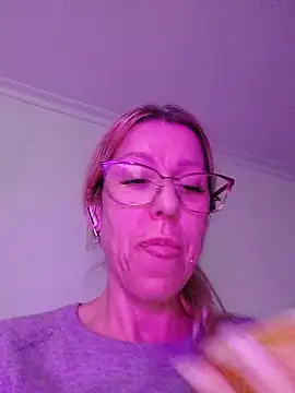 blondyruby online show from February 9, 2026, 12:08 am