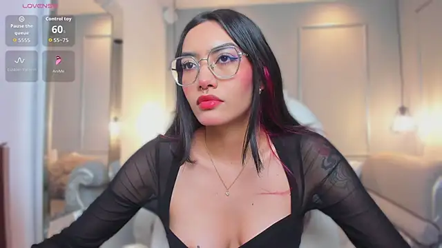 AzuraKindong online show from February 4, 2026, 7:20 pm