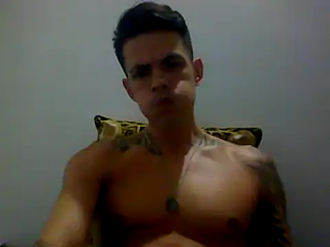 Snapshot of Skater29xx2 chatting on February 24, 2025, 5:43 am Skater29xx2 online show from February 24, 2025, 5:43 am