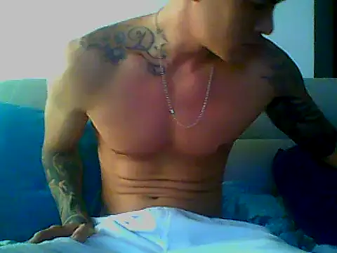 Snapshot of Skater29xx2 chatting on February 17, 2025, 7:01 pm Skater29xx2 online show from February 17, 2025, 7:01 pm