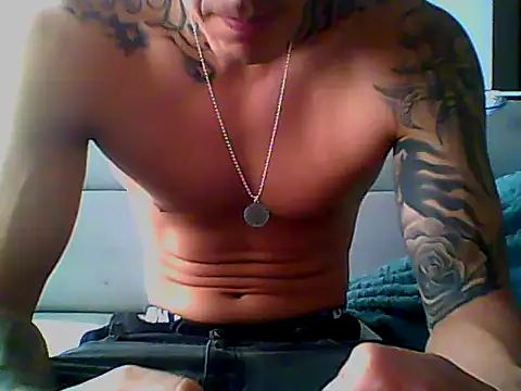 Snapshot of Skater29xx2 chatting on March 3, 2025, 4:15 pm Skater29xx2 online show from March 3, 2025, 4:15 pm