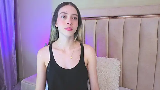 Snapshot of sophiia_grey_1 chatting on May 18, 2026, 11:09 pm sophiia grey 1 online show from May 18, 2026, 11:09 pm