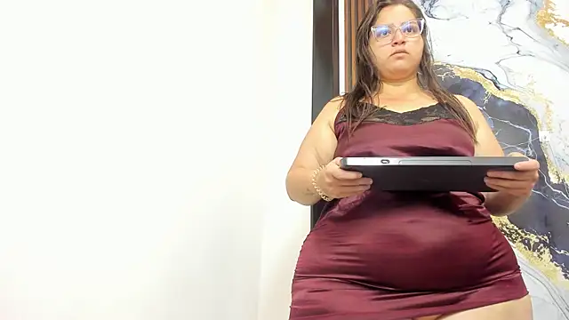 bonnyy26 online show from April 28, 2026, 9:14 am