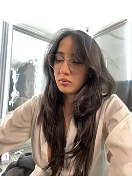 AnyaFloyd69 online show from November 26, 2025, 8:09 pm