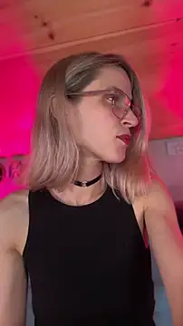 Snapshot of DanaeJustine chatting on May 21, 2026, 9:45 pm DanaeJustine online show from May 21, 2026, 9:45 pm