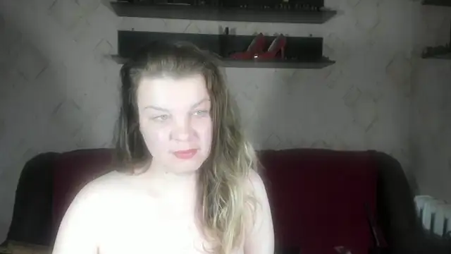 Snapshot of DarkIlona chatting on November 18, 2025, 4:27 am DarkIlona online show from November 18, 2025, 4:27 am