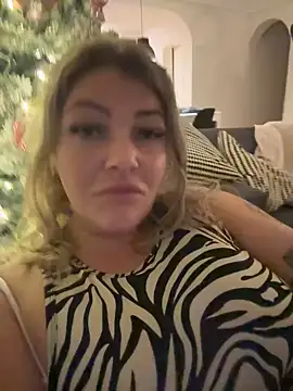 Snapshot of GabyHofstede chatting on December 18, 2024, 8:47 pm GabyHofstede online show from December 18, 2024, 8:47 pm