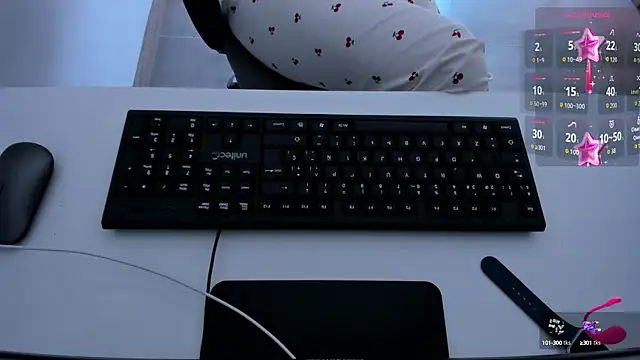 Snapshot of ameliegraham chatting on September 23, 2025, 3:19 pm ameliegraham online show from September 23, 2025, 3:19 pm