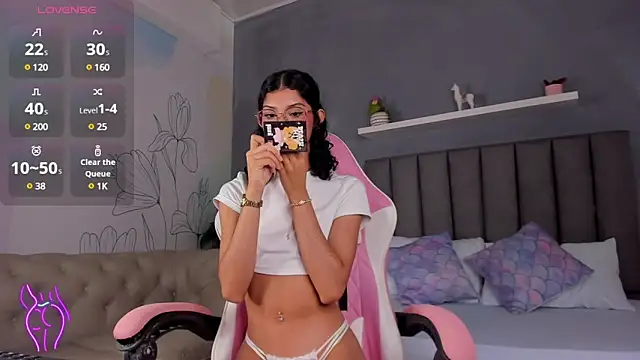 atenea jones online show from March 7, 2025, 12:23 pm