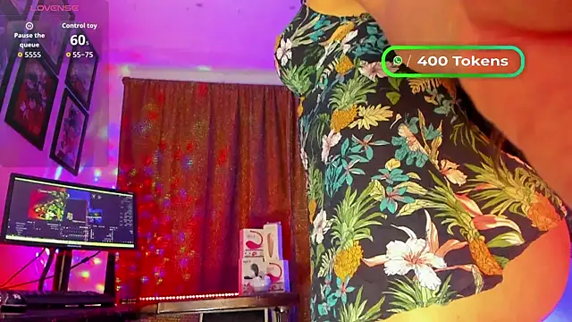 Snapshot of Romynahotx chatting on April 5, 2026, 10:00 am Romynahotx online show from April 5, 2026, 10:00 am