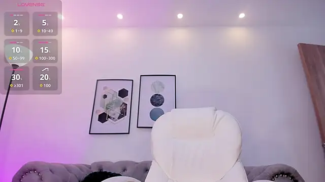 Aida adams online show from November 6, 2025, 7:18 pm