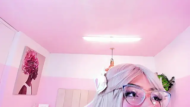 Red lady online show from February 11, 2025, 3:50 am