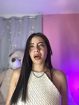 hannacruzsj online show from December 17, 2025, 8:25 pm