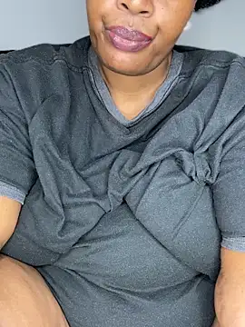 MsWhiteChocolatte online show from April 1, 2026, 5:21 pm