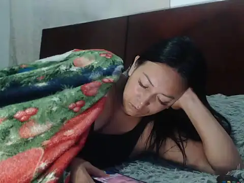 Snapshot of Laura_martin_ chatting on March 16, 2025, 9:05 am Laura martin online show from March 16, 2025, 9:05 am