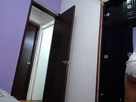 Laura martin  online show from April 20, 2026, 11:24 am