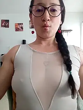 emilypoppy3 online show from March 4, 2026, 7:10 pm