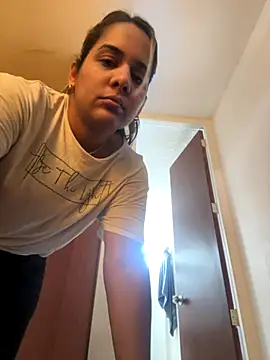 Snapshot of DeboraEvans chatting on October 29, 2025, 3:22 pm DeboraEvans online show from October 29, 2025, 3:22 pm