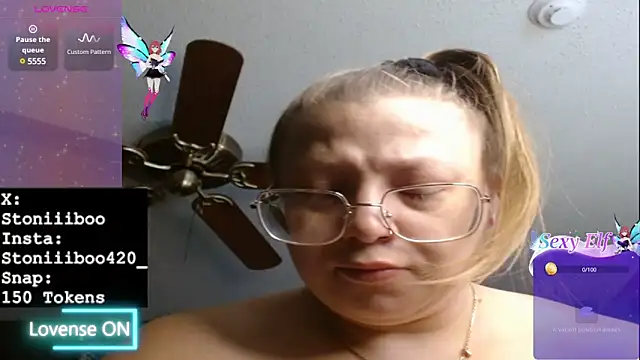 Snapshot of Stoniiiboo chatting on February 17, 2025, 1:22 pm Stoniiiboo online show from February 17, 2025, 1:22 pm