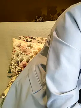 Snapshot of Melody87 chatting on November 17, 2025, 8:13 pm Melody87 online show from November 17, 2025, 8:13 pm