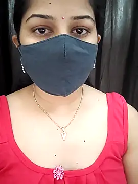 Snapshot of Angleannie chatting on December 21, 2025, 12:24 am Angleannie online show from December 21, 2025, 12:24 am