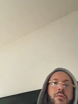 Snapshot of Guitccch chatting on February 21, 2026, 10:06 am Guitccch online show from February 21, 2026, 10:06 am