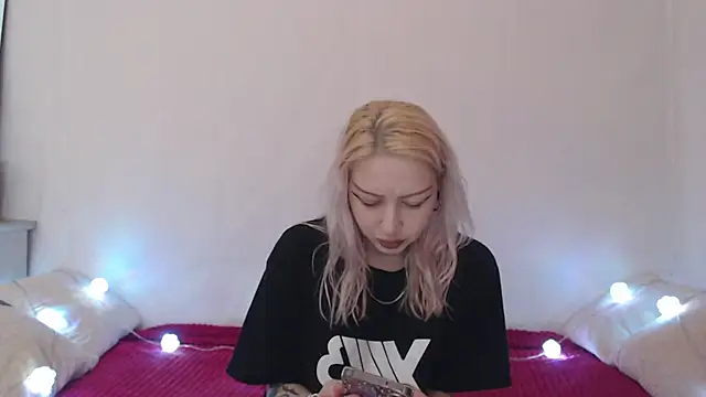 Snapshot of Emily_hardcore chatting on July 16, 2026, 9:12 pm Emily hardcore online show from July 16, 2026, 9:12 pm