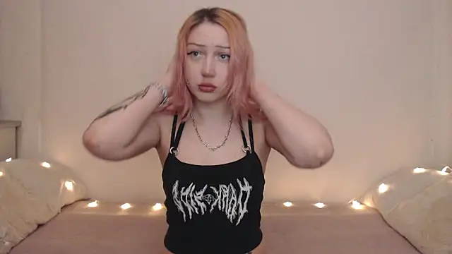 Snapshot of Emily_hardcore chatting on May 12, 2026, 10:05 pm Emily hardcore online show from May 12, 2026, 10:05 pm