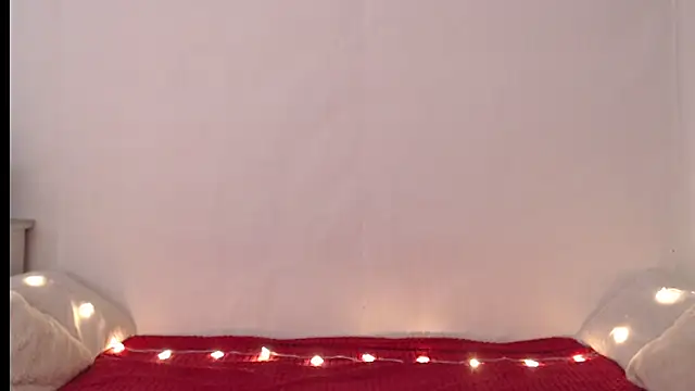 Emily hardcore online show from February 18, 2026, 9:33 pm