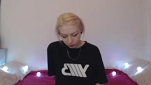 Snapshot of Emily_hardcore chatting on July 1, 2026, 10:32 pm Emily hardcore online show from July 1, 2026, 10:32 pm