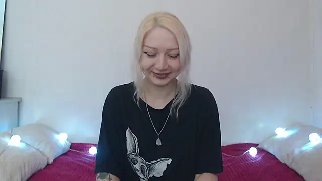 Snapshot of Emily_hardcore chatting on July 7, 2026, 11:30 pm Emily hardcore online show from July 7, 2026, 11:30 pm