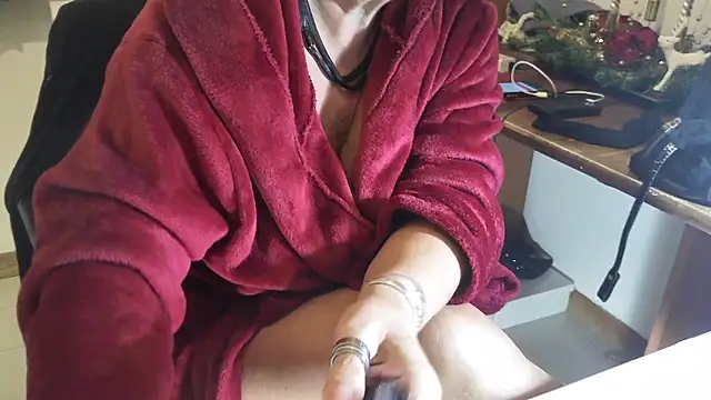 Snapshot of 45marina45 chatting on December 14, 2025, 4:56 pm 45marina45 online show from December 14, 2025, 4:56 pm