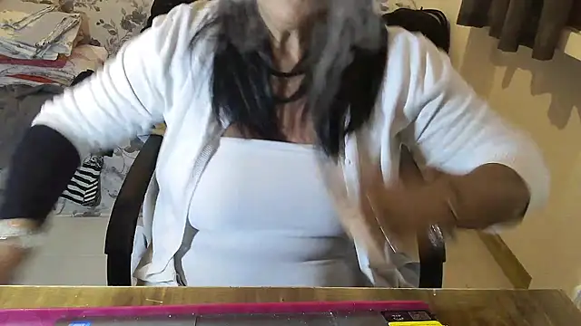 Snapshot of 45marina45 chatting on October 21, 2025, 7:57 pm 45marina45 online show from October 21, 2025, 7:57 pm